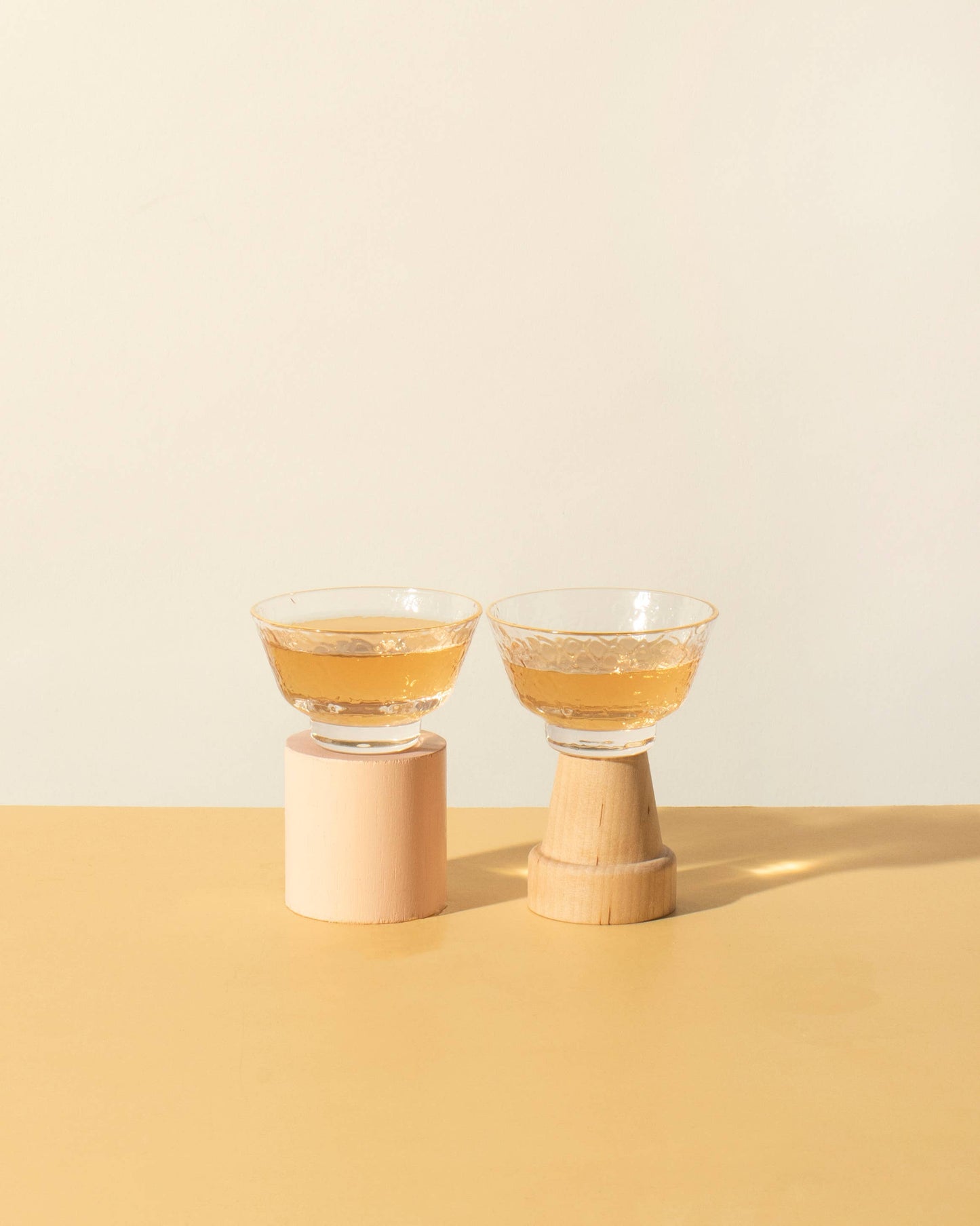 Qi | Small Glass Tea Cup with Gold Rim