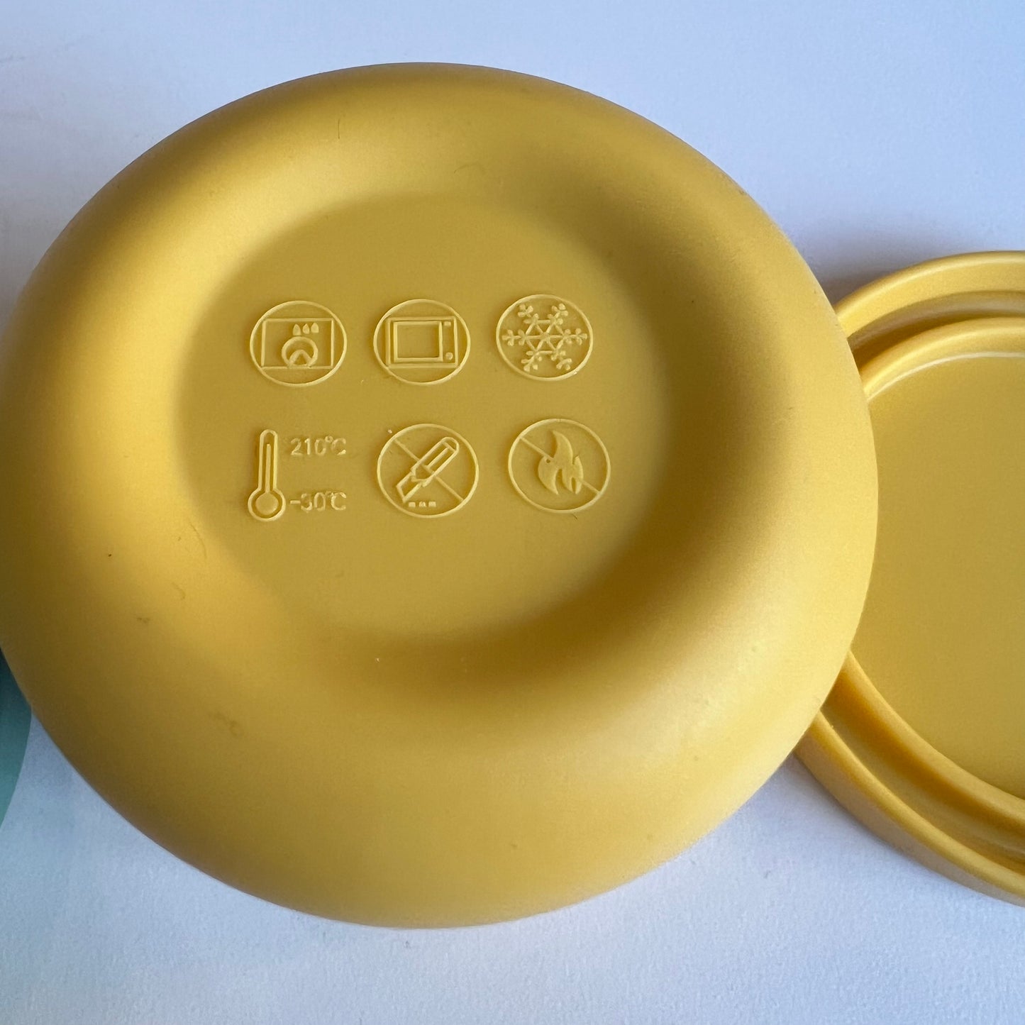 Goodies | Snack Stash - silicone container Yellow